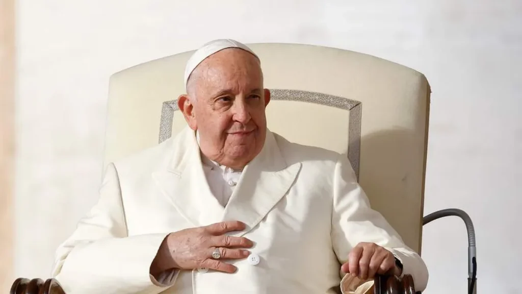 Imagem Papa Francisco durante Audiencia Geral em novembro de 2023 do artigo Saúde do Papa melhora e seu discurso ecoa na COP28, transmitindo urgência ecológica