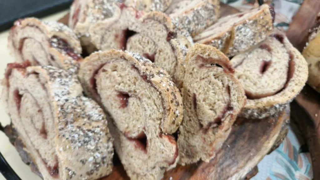 Imagem pao integral geleia morango do artigo Pão Integral com Geleia de Morango - Santa Receita