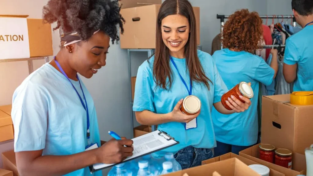 Imagem Trabalho voluntario do artigo O papel do voluntariado para o aperfeiçoamento profissional