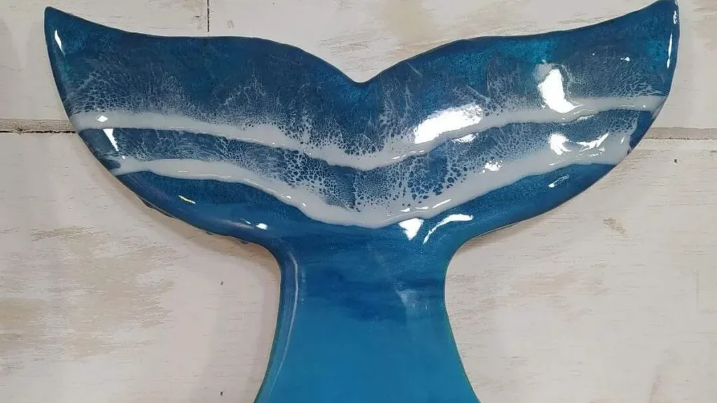 Imagem resina do artigo Cauda de baleia com o efeito mar de resina - Faça Você Mesmo