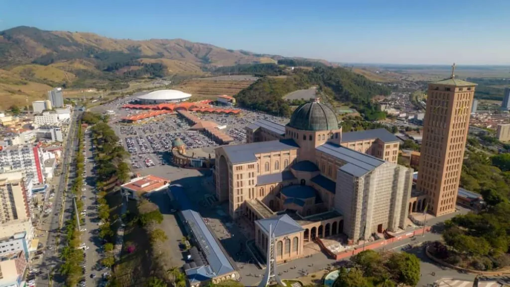 Imagem aparecida basilica do artigo Retrospectiva do Vale do Paraíba e Aparecida: eventos que marcaram 2023