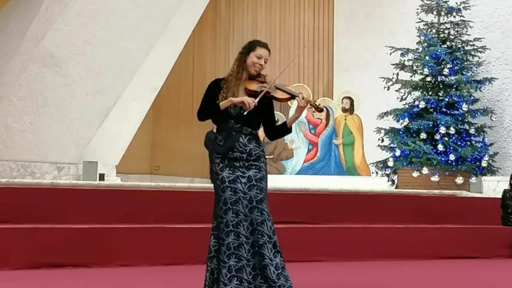 Imagem Mary Rodrigues do artigo Violinista de Lorena se apresenta para o Papa pela segunda vez