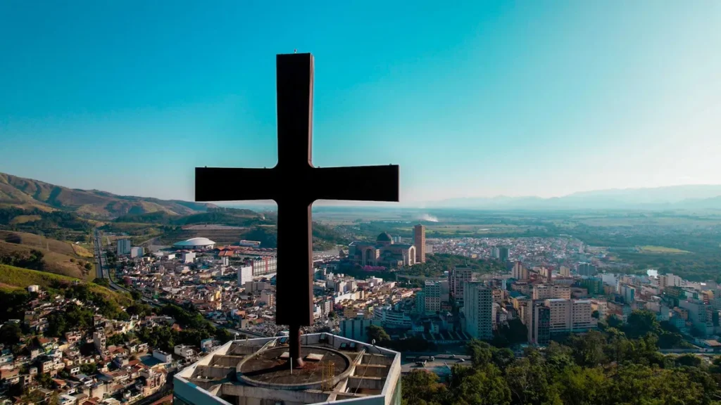 Imagem Santuario Visto do Morro do Cruzeiro Carlos Rodrigues Reduzido do artigo Venha para a Casa da Mãe neste fim de ano!