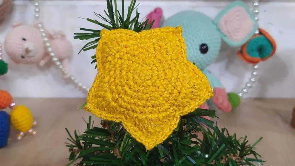 Imagem estrela amigurumi do artigo Estrela de topo da árvore de Natal em Amigurumi - Faça Você Mesmo