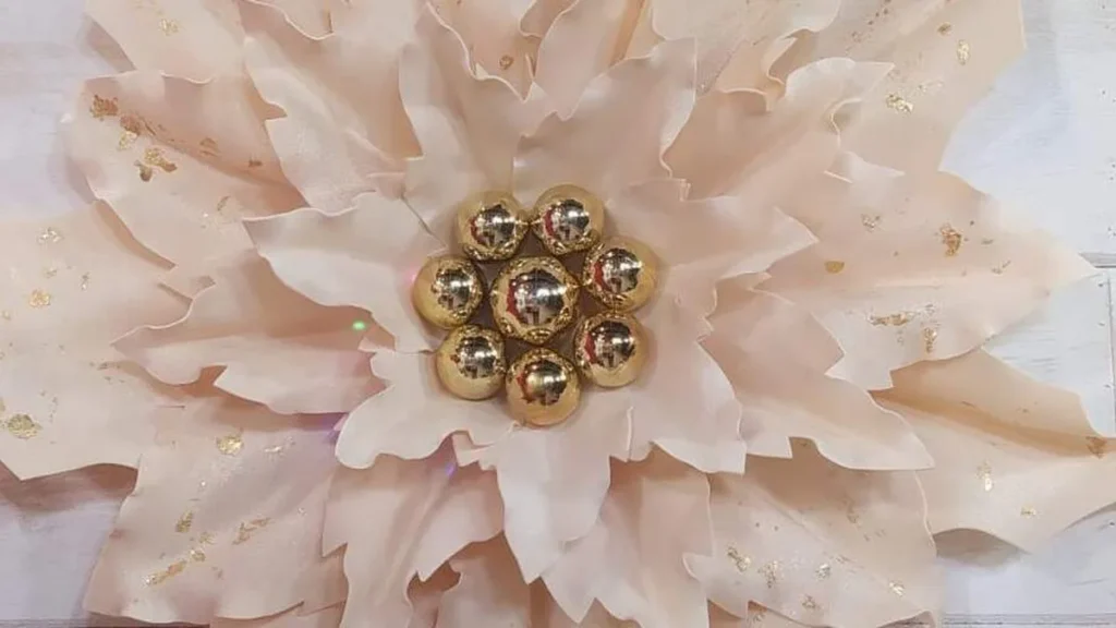 Imagem guirlanda flor de bico do artigo Guirlanda Flor bico de Papagaio gigante em EVA - Faça Você Mesmo