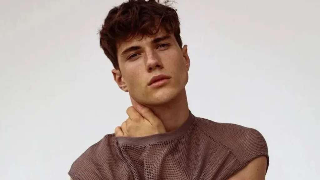 Imagem modelo edoardo santini do artigo Para se tornar padre, modelo italiano encerra carreira