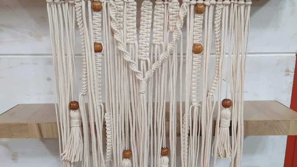 Imagem painel em macrame do artigo Painel em Macramê (Ponto quadrado) - Minicurso Faça Você Mesmo