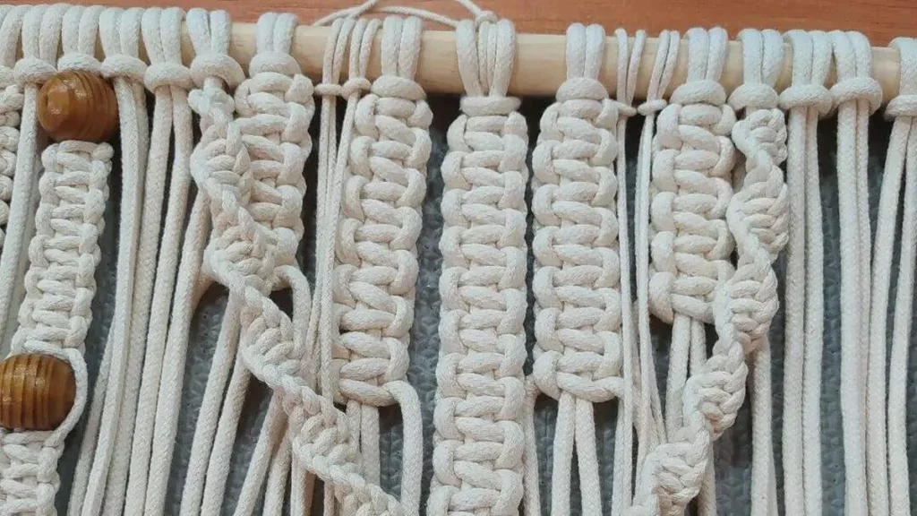 Imagem painel macrame do artigo Painel em Macramê (Ponto DNA e S duplo) - Minicurso Faça Você Mesmo