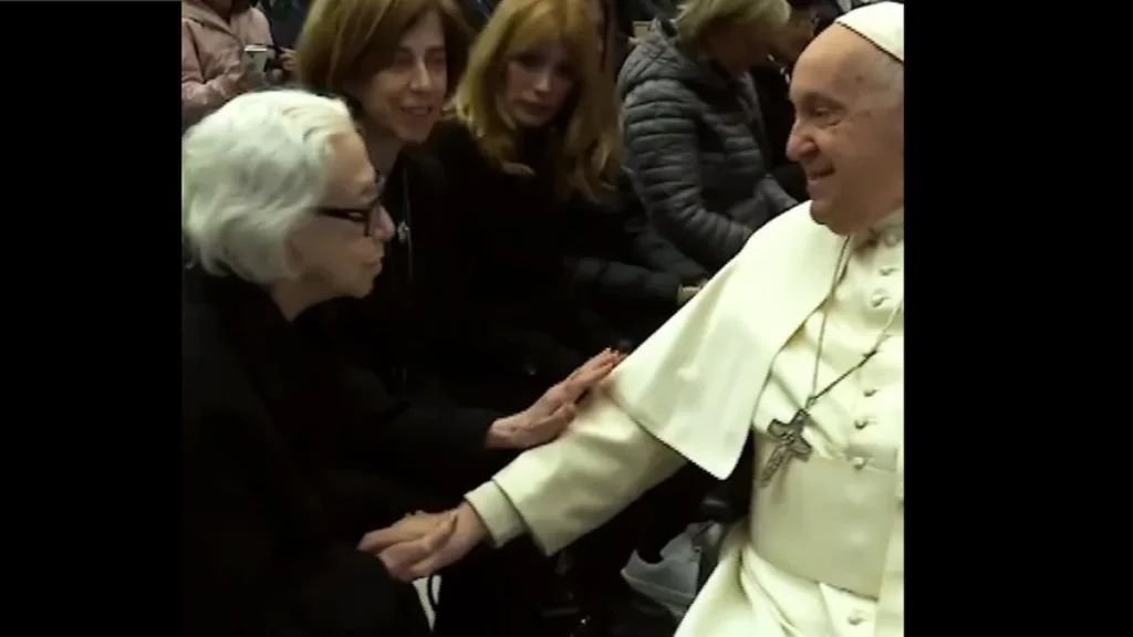 Imagem papa francisco fernanda montenegro do artigo Relembre: Papa abençoou Fernanda Montenegro e Fernanda Torres