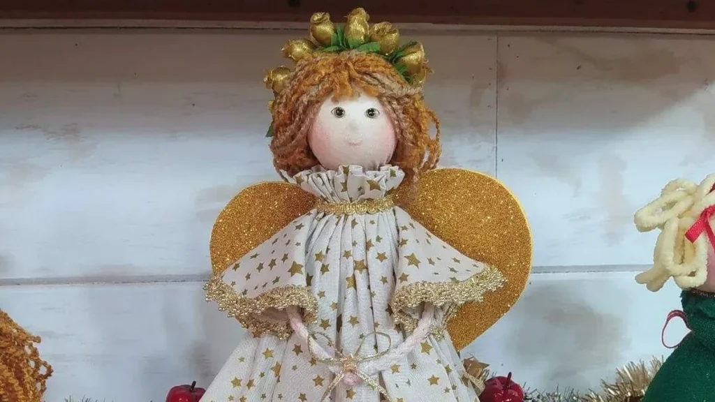 Imagem porta peso do artigo Peso de porta “Anjo Marie” de garrafa pet - Faça Você Mesmo