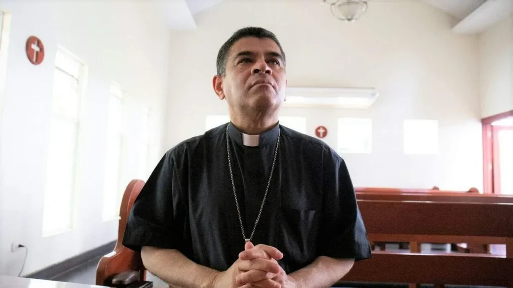 Imagem Dom Rolando Alvarez do artigo Religiosos são libertados da Nicarágua e já estão em Roma