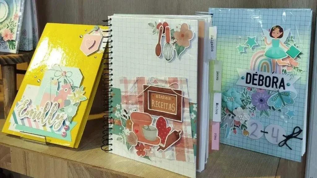 Imagem caderno scrapbook do artigo Caderno escolar decorado em Scrapbook com plastificação - Faça Você Mesmo