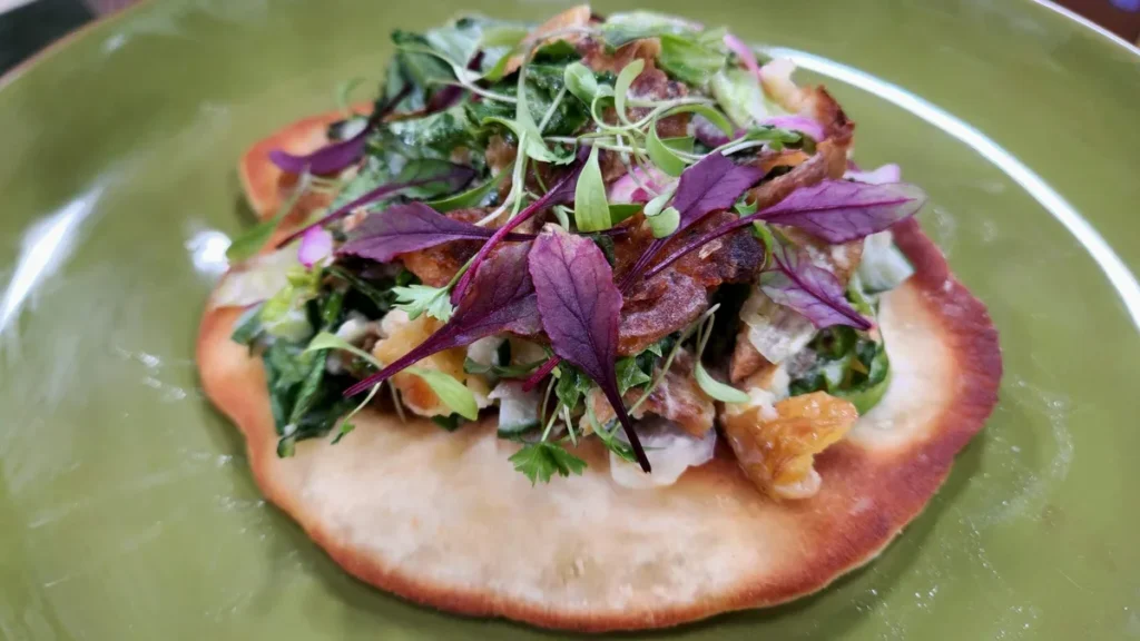 Imagem salada grega pao pita do artigo Salada Grega com Pão Pita - Santa Receita