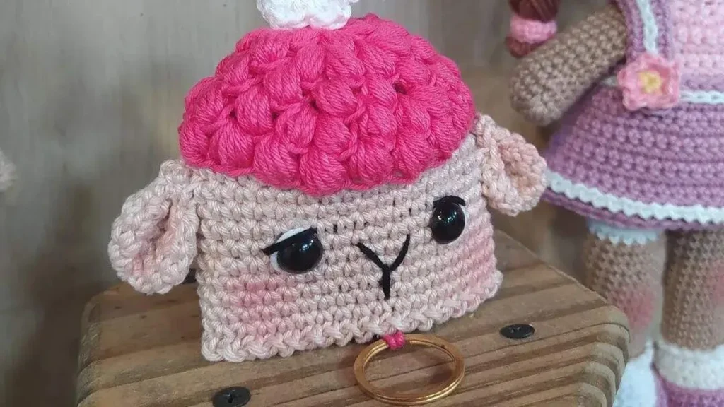 Imagem esconde chave do artigo Esconde chave Ovelhinha em Amigurumi - Faça Você Mesmo