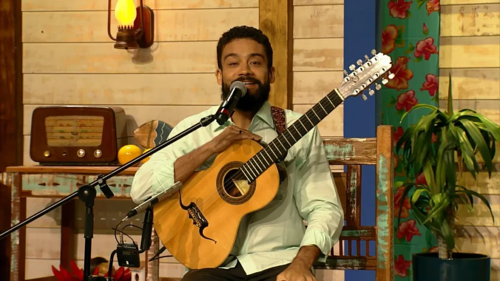 Imagem Luar do Sertao do artigo Júlio Santin mostra seu talento com a viola no "Luar do Sertão"