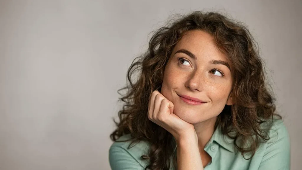 Imagem Mulher sorrindo do artigo Você sabe o que te faz feliz?
