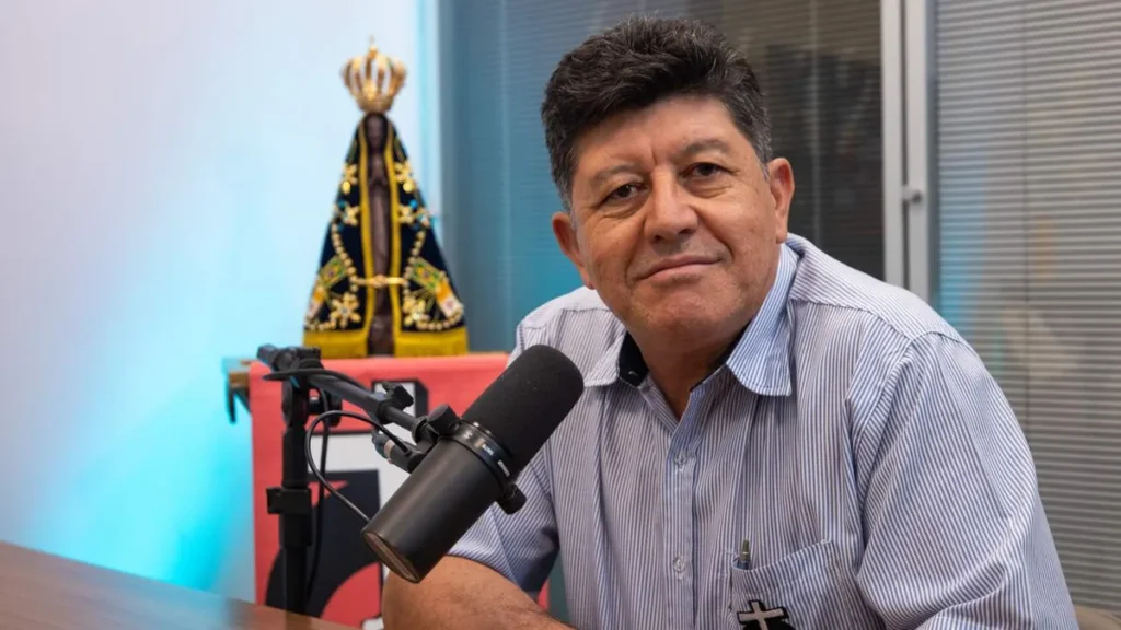 Imagem Pe. Luiz Cruz Videocast do artigo “A Palavra de Deus” é tema do 4º episódio do videocast Vozes da Missão