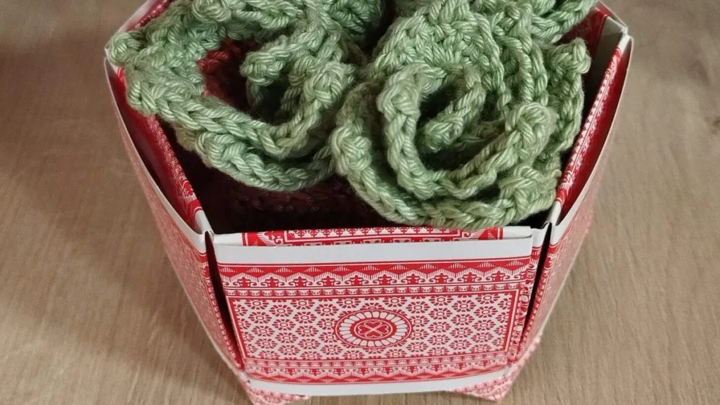 Imagem cachepos do artigo Cachepôs de cartas de baralho (DIY) - Faça Você Mesmo