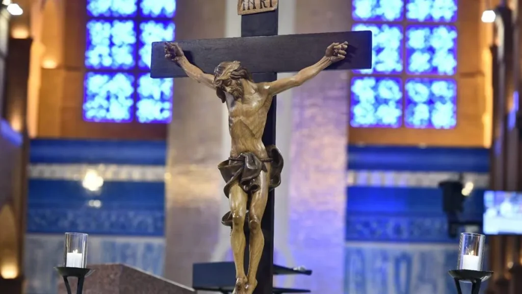 Imagem Celebracao da Paixao do Senhor no Santuario Nacional do artigo Mistério de amor, mistério da vida