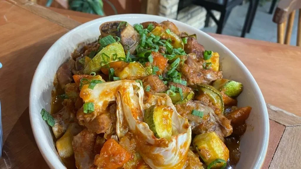 Imagem joelho de porco com legumes sabor de vida do artigo Joelho de Porco com Legumes – Sabor de Vida