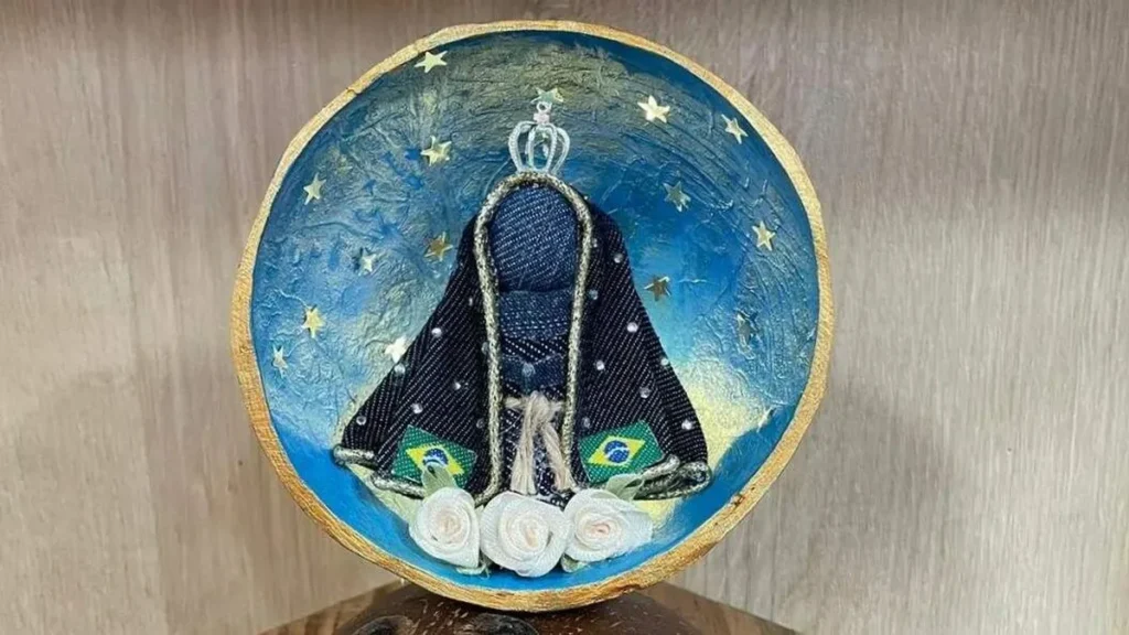 Imagem gruta aparecida do artigo Gruta Nossa Senhora Aparecida na casca de coco - Faça Você Mesmo