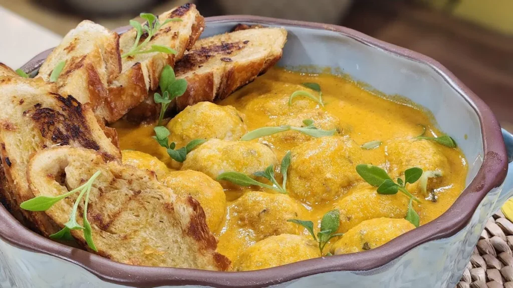 Imagem almondega com molho moqueca do artigo Almôndega de peixe com molho de moqueca - Santa Receita