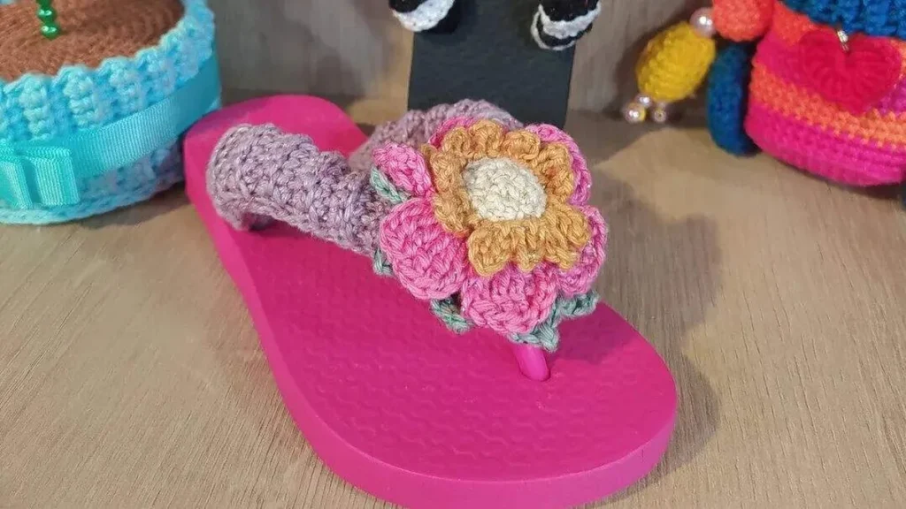 Imagem flor chinelo do artigo Flor do chinelinho (Fio Amigurumi Brilho) - Faça Você Mesmo