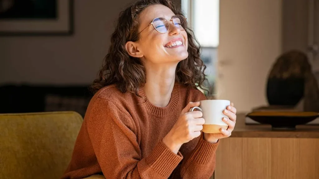Imagem Mulher sorrindo do artigo Como cultivar o bom humor para viver bem e mais feliz?
