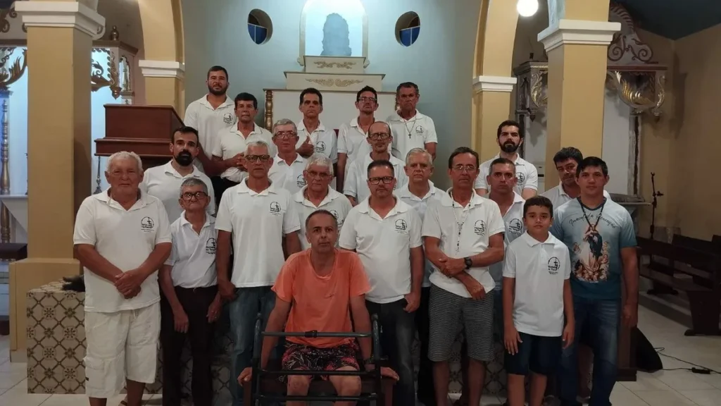 Grupo de Terços dos Homens a Paróquia São João Batista de Dom Basílio (BA)