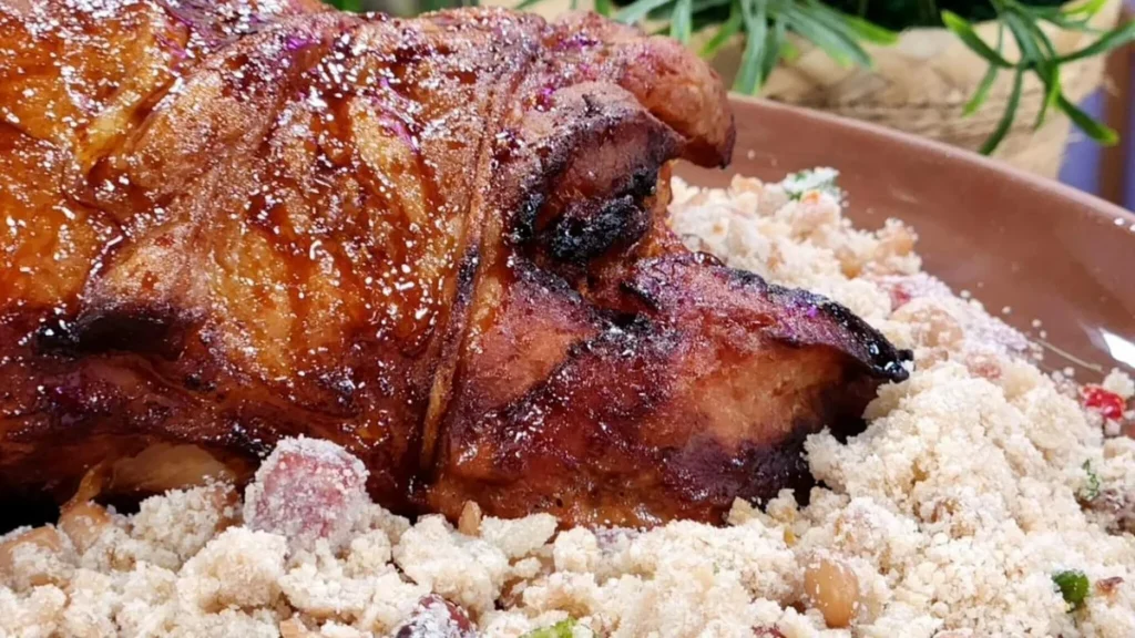 Imagem lombo suino do artigo Lombo suíno com Feijão Tropeiro, Couve e Torresmo - Santa Receita