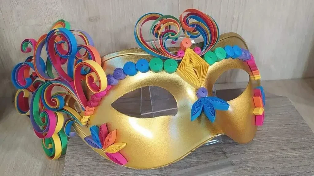 Imagem nascara carnaval do artigo Máscara de carnaval decorada em quilling - Faça Você Mesmo