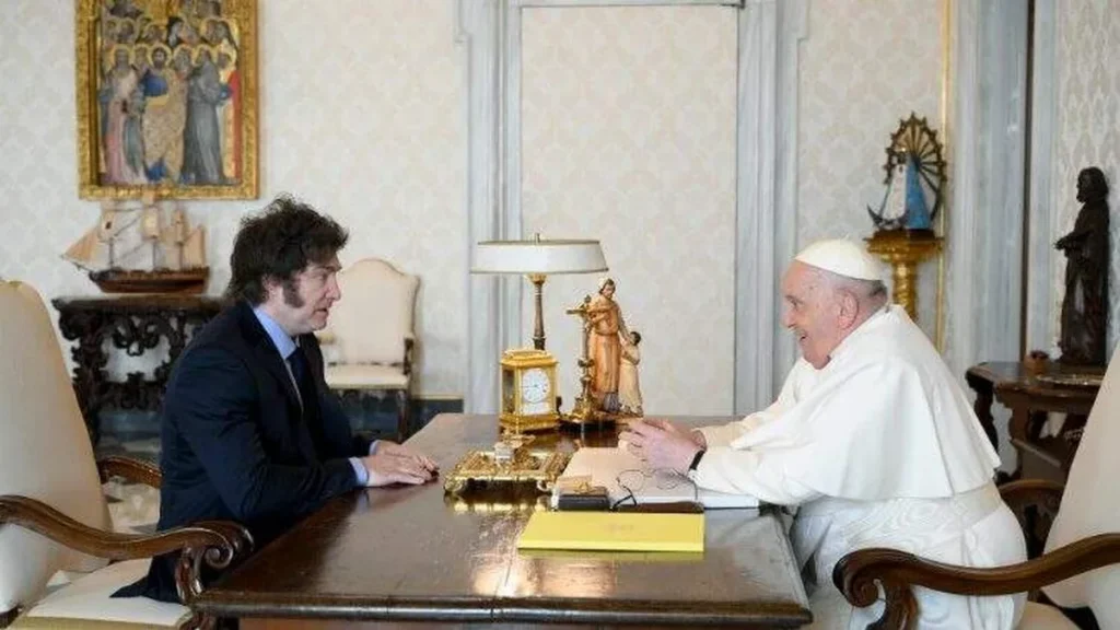 Imagem papa francisco com o presidente da arrgentina do artigo Papa recebe a visita do presidente da Argentina