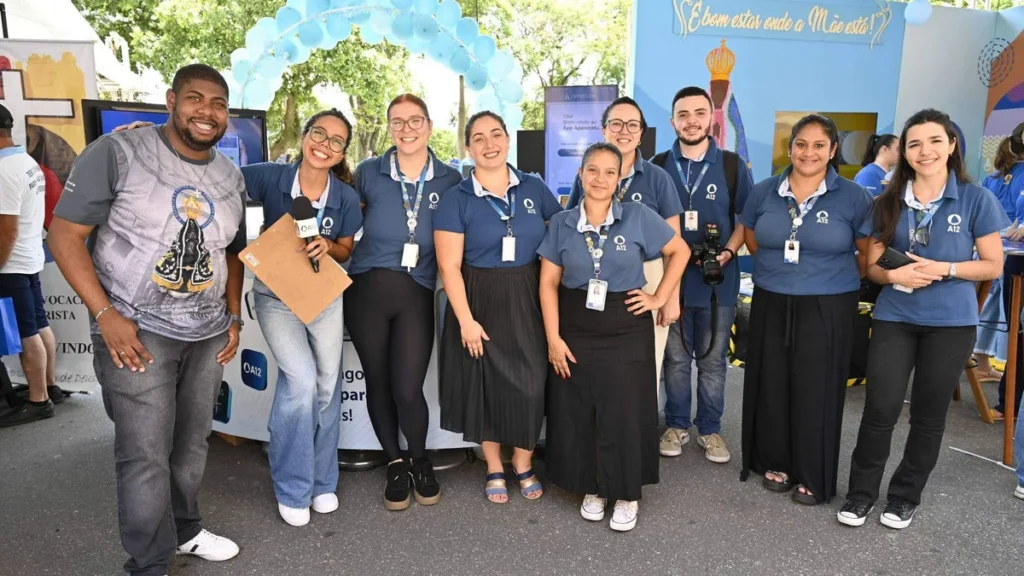 Imagem tenda familia dos devotos a12 terco dos homens do artigo A12 apresenta App Aparecida durante a Romaria do Terço dos Homens