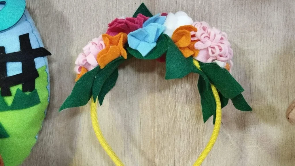 Imagem tiara do artigo Coroa de flores em feltro - Faça Você Mesmo