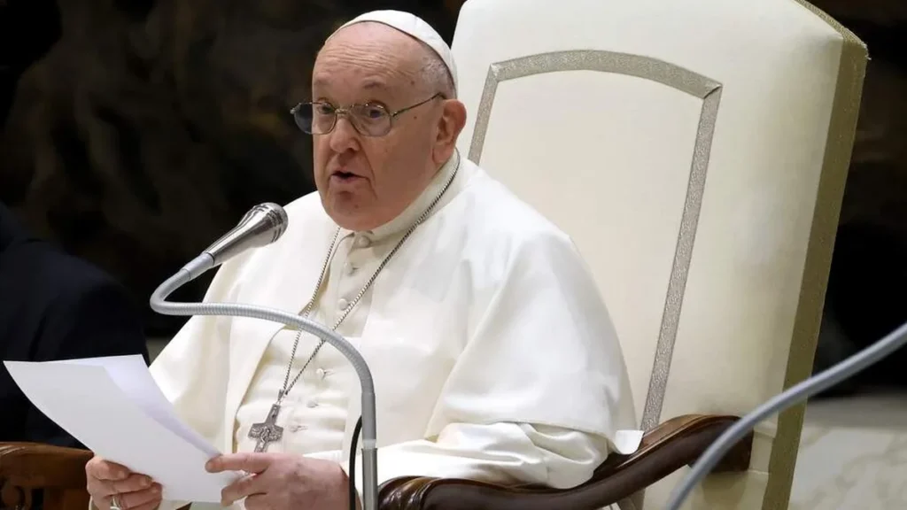 Imagem Papa Francisco le discurso durante Audiencia Geral na Sala Paulo VI do artigo Papa Francisco reflete sobre a virtude da prudência na Audiência Geral
