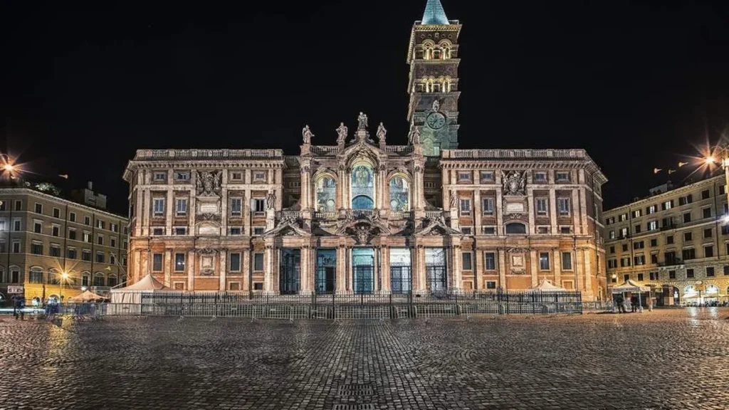 Imagem imagem noturna da Basilica de Santa Maria Maior em Roma do artigo Papa Francisco aprova reformas na Basílica de Santa Maria Maior