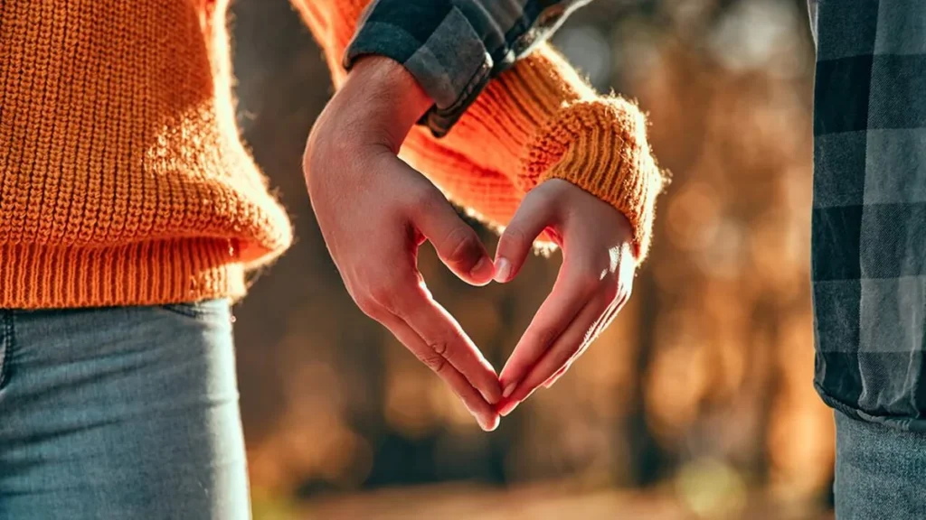 Imagem Maos dados do artigo A força da humildade, a virtude do amor