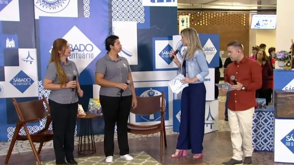 Imagem sabado no santuario do artigo A Sala das Promessas é o 2º lugar mais visitado do Santuário Nacional!