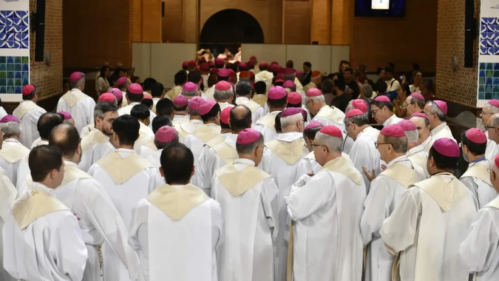 Imagem Bispos em Aparecida durante Assembleia Geral 2023 do artigo Família dos Devotos acolhe e saúda o episcopado brasileiro na Casa da Mãe