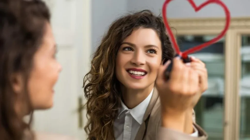 Imagem Mulher feliz com sua autoimagem do artigo Como está a sua imagem pessoal?
