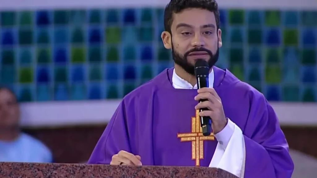 Imagem Pe. Paulinho Morais preside missa da Terca feira Santa do artigo Terça-feira Santa: A Missão Universal de Jesus ilumina nosso caminho