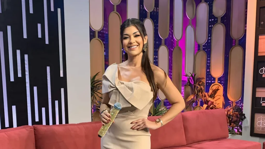 Imagem amanda francozo do artigo Padre Antonio Maria ganha homenagem no programa de Amanda Françozo