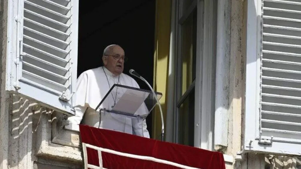 Imagem papa francisco angelus 2024 do artigo Papa diz que a Glória de Deus vem pelo dom e perdão
