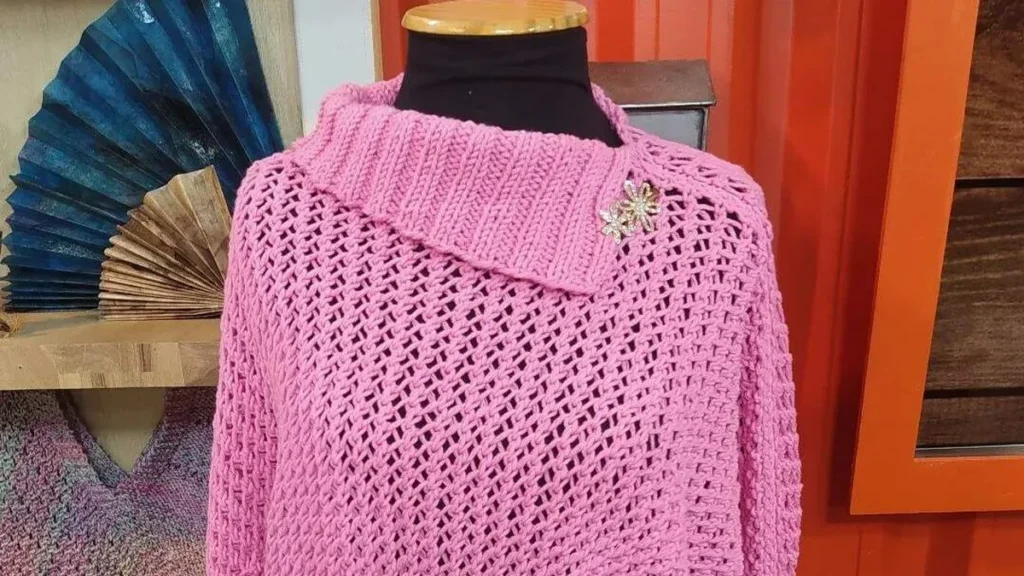 Imagem poncho rosa do artigo Poncho com punho em Tricô (Fio Avelã) - Faça Você Mesmo