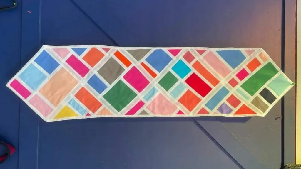 Imagem vitral do artigo Caminho de mesa em Patchwork vitral - Faça Você Mesmo
