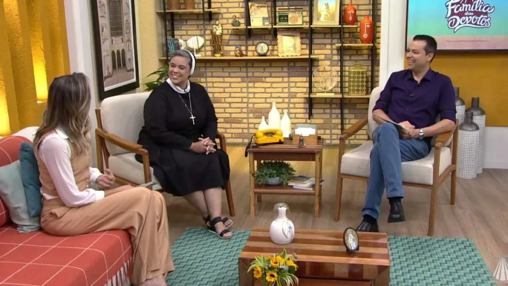 Imagem familia dos devotos do artigo Comemore os 130 anos do Instituto das Apóstolas do Sagrado Coração de Jesus