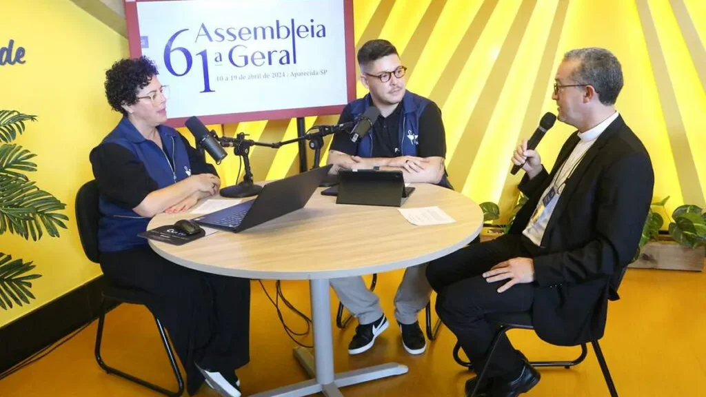 Imagem cnbb podcast bispo mais jovem do brasil do artigo Bispo mais jovem do Brasil vive 1ª Assembleia Geral como presente