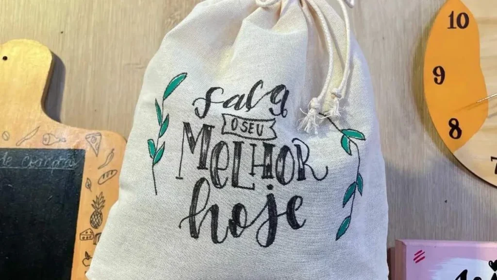 Imagem saquinho lettering fvm1 do artigo Saquinho Personalizado com Lettering - Faça Você Mesmo