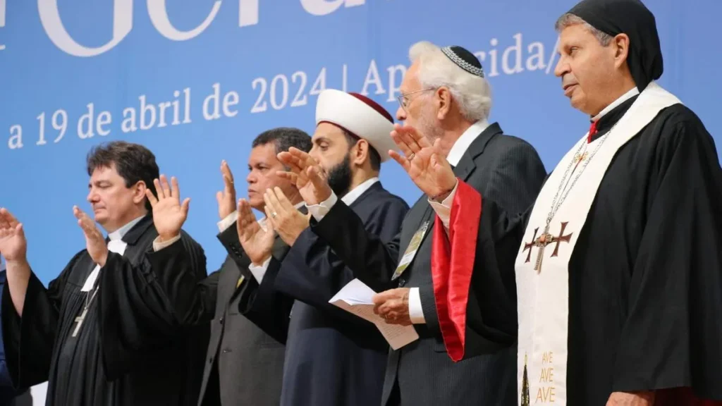 Imagem Celebracao Inter religiosa da Assembleia dos Bispos 3 do artigo Celebração inter-religiosa prega a paz pelo diálogo