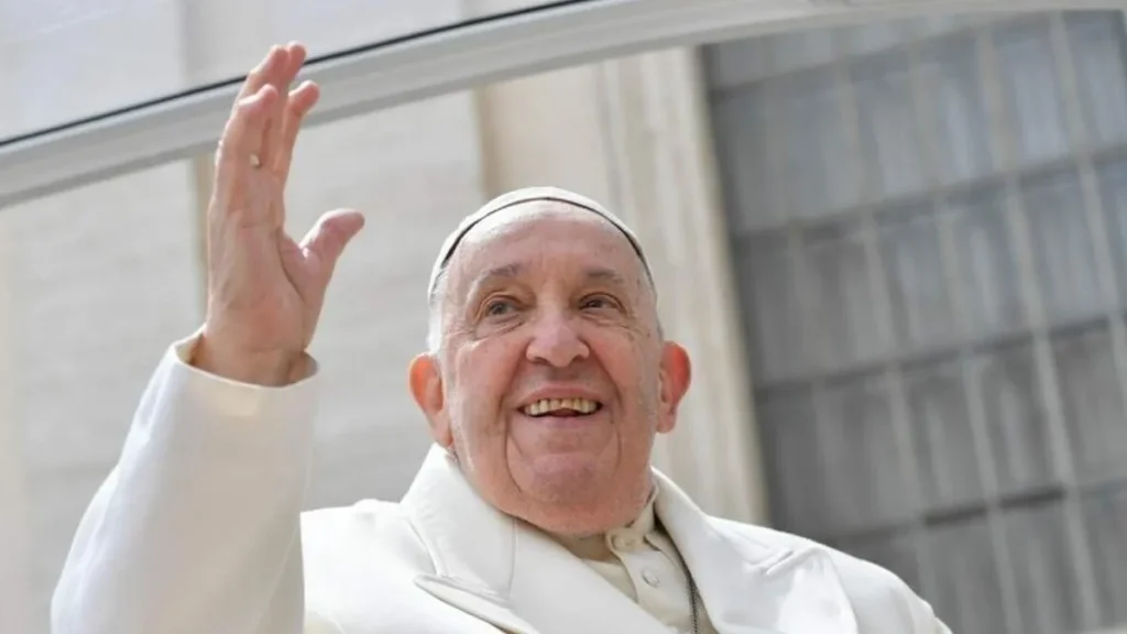 Imagem Papa Francisco 24 04 2024 do artigo Francisco ensina como devemos viver a fé, a esperança e a caridade